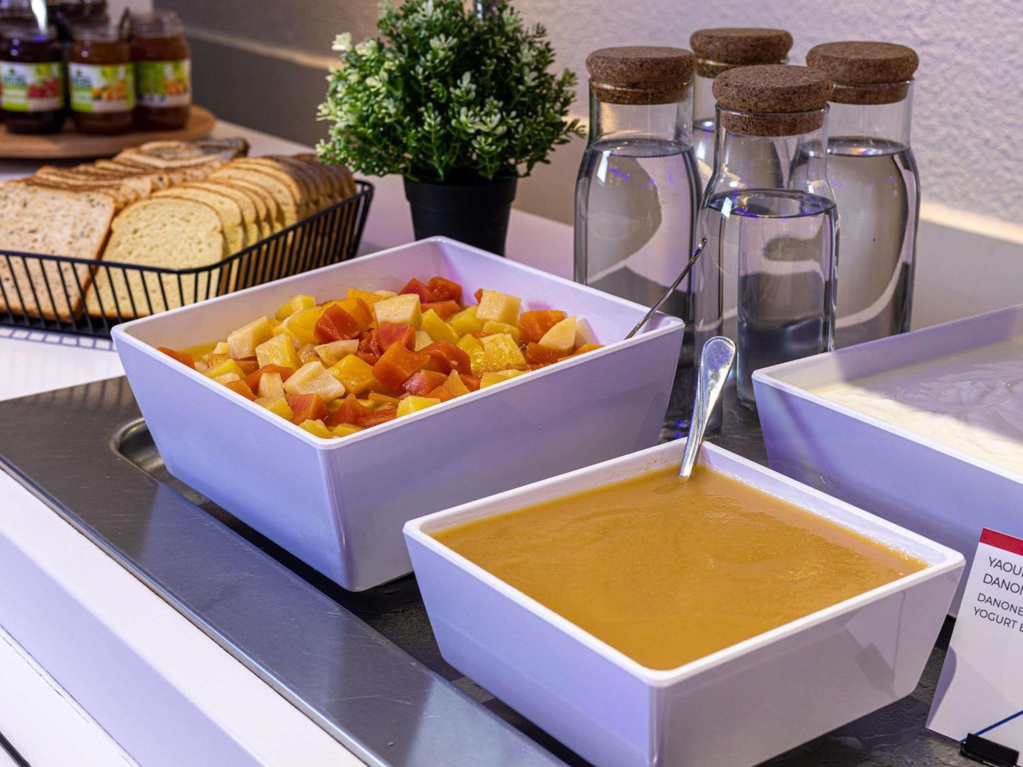 Ibis Budget Poitiers Sud Bagian luar foto